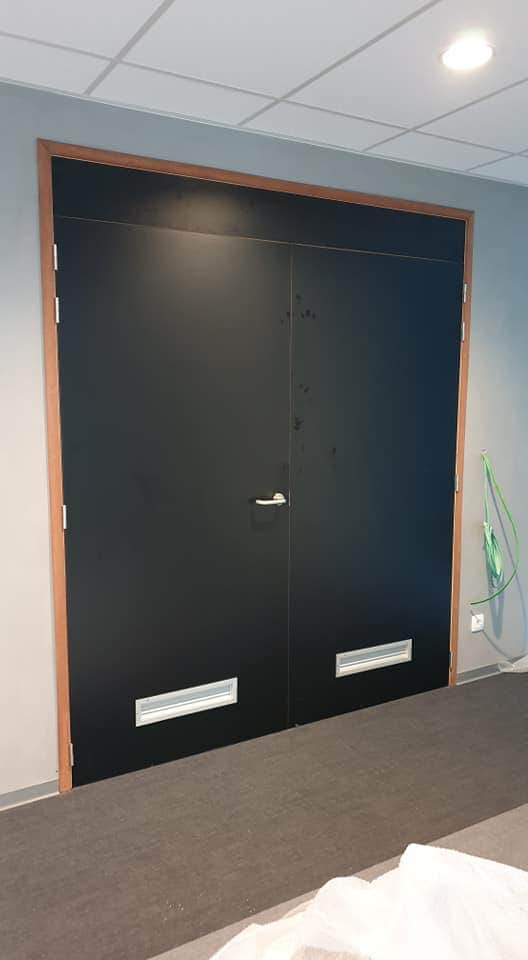 Binnendeuren kantoorgebouw Brussel - Vrago Interieur